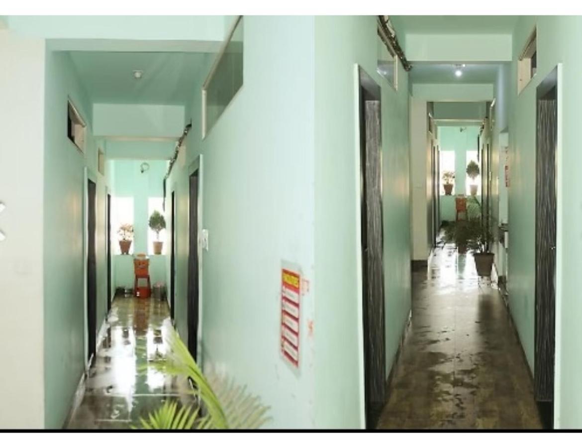 Hotel Adarsh, Ujjain Ujaim Exterior foto